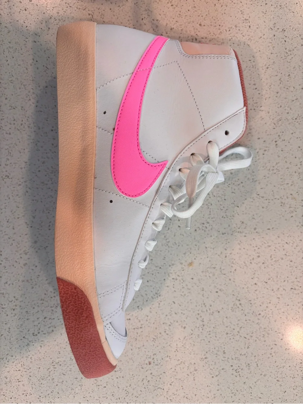 NEVER WORN Nike Blazer Mid ‘77 Guava Pink